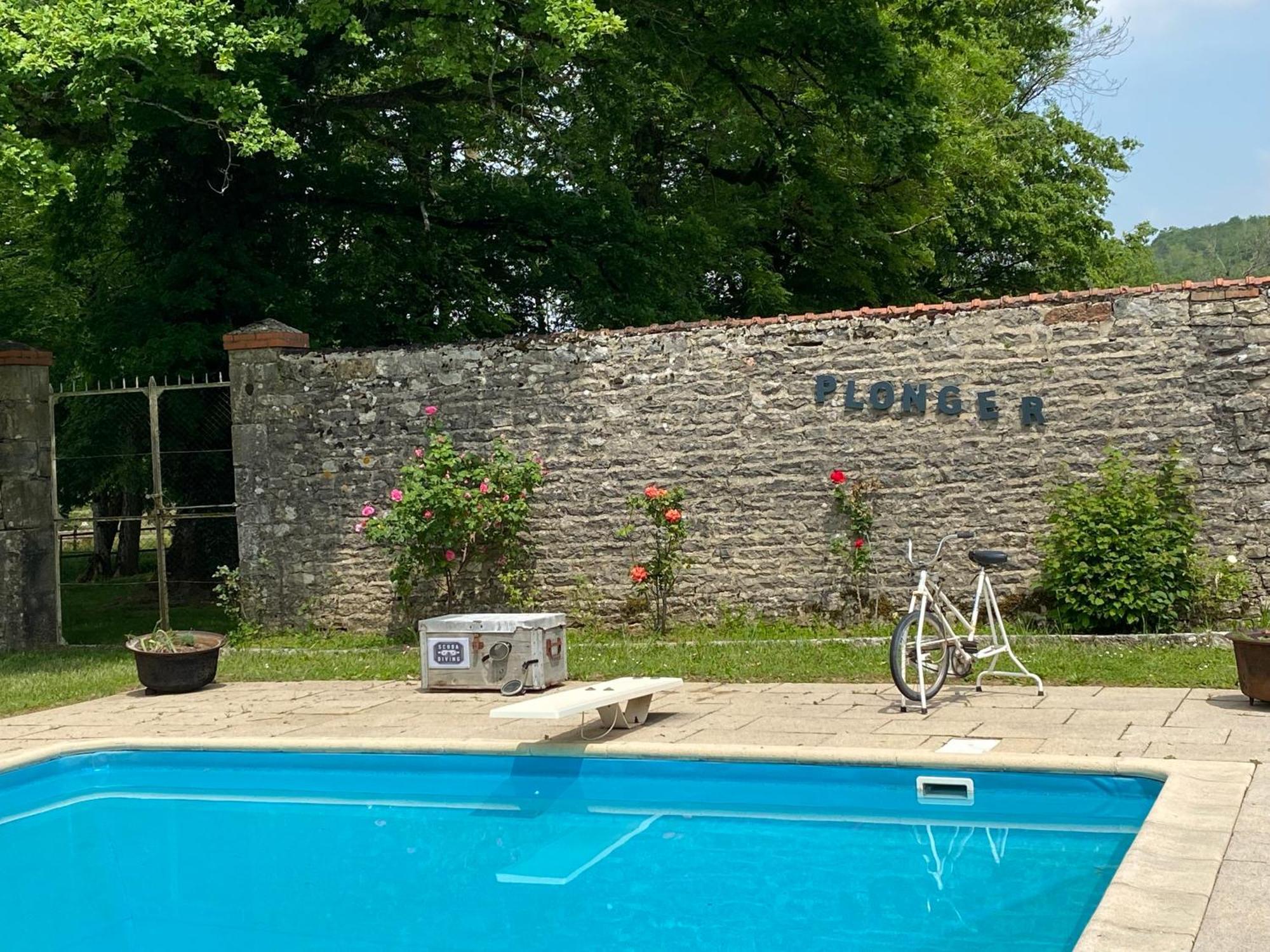 Bed and Breakfast La Roulotte Deluxe De Malpas Quingey Екстер'єр фото