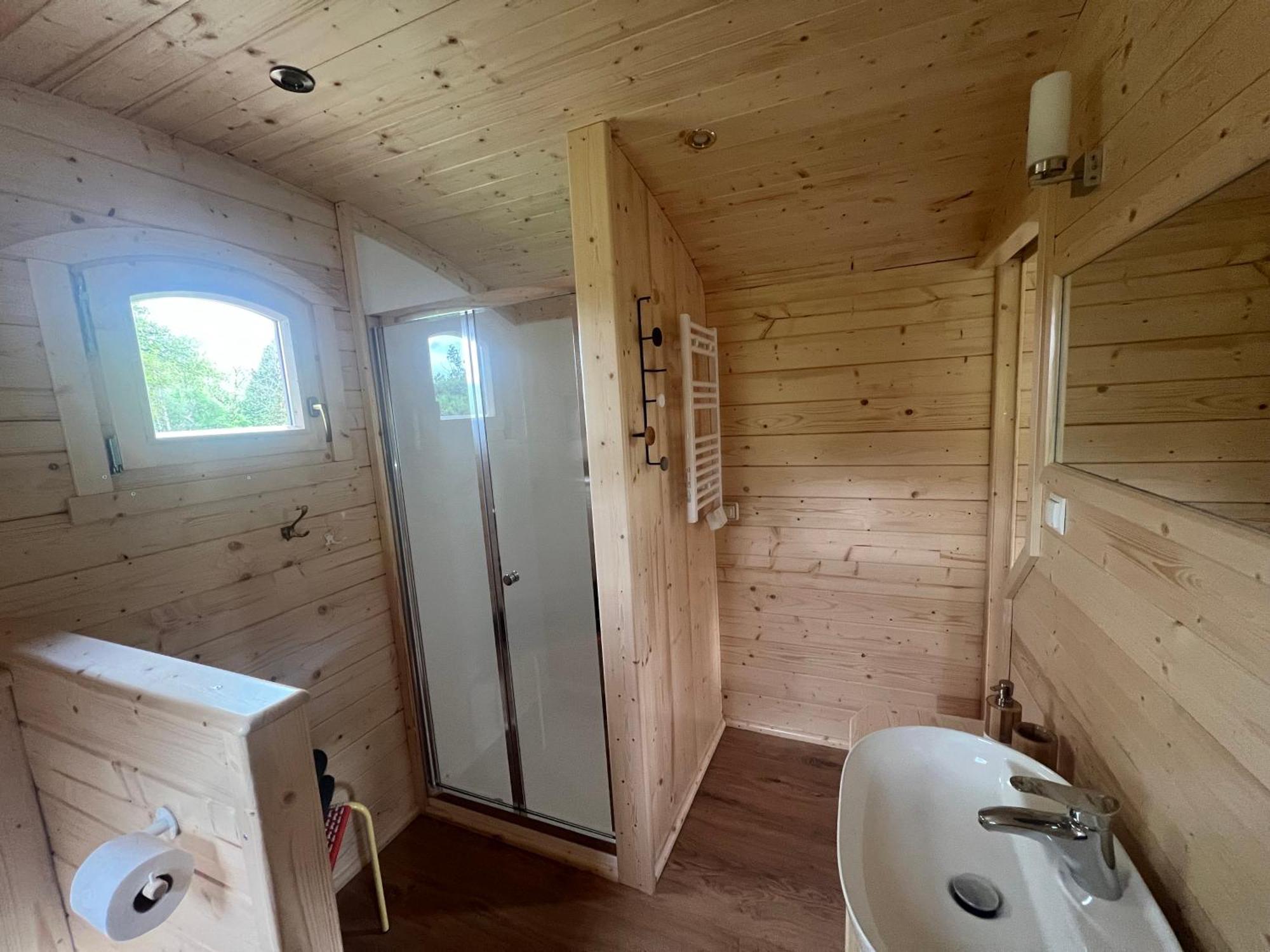 Bed and Breakfast La Roulotte Deluxe De Malpas Quingey Екстер'єр фото