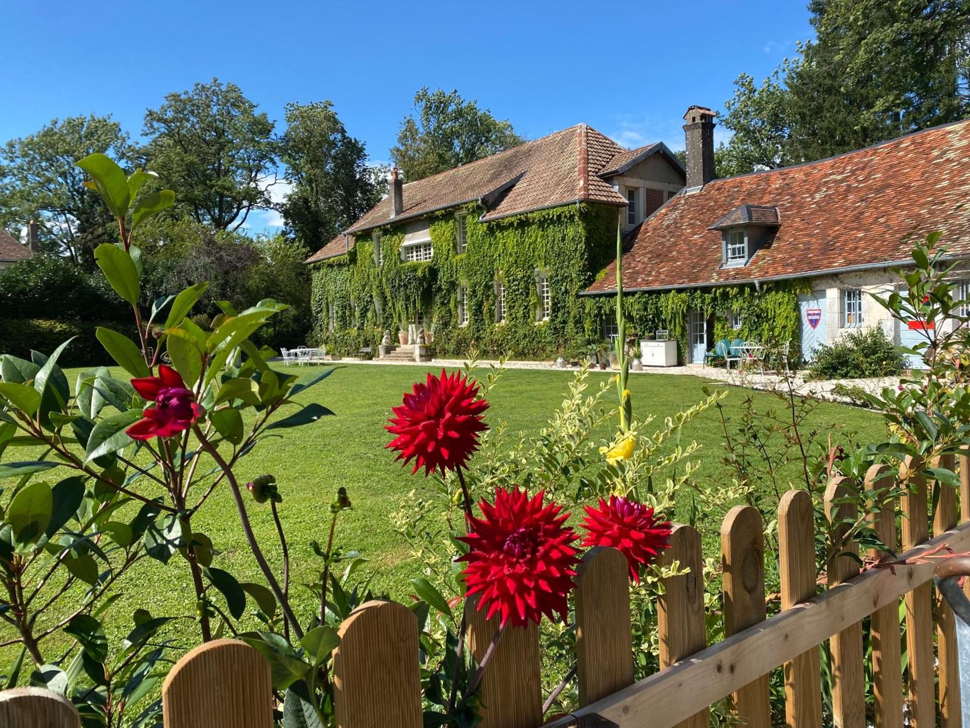 Bed and Breakfast La Roulotte Deluxe De Malpas Quingey Екстер'єр фото
