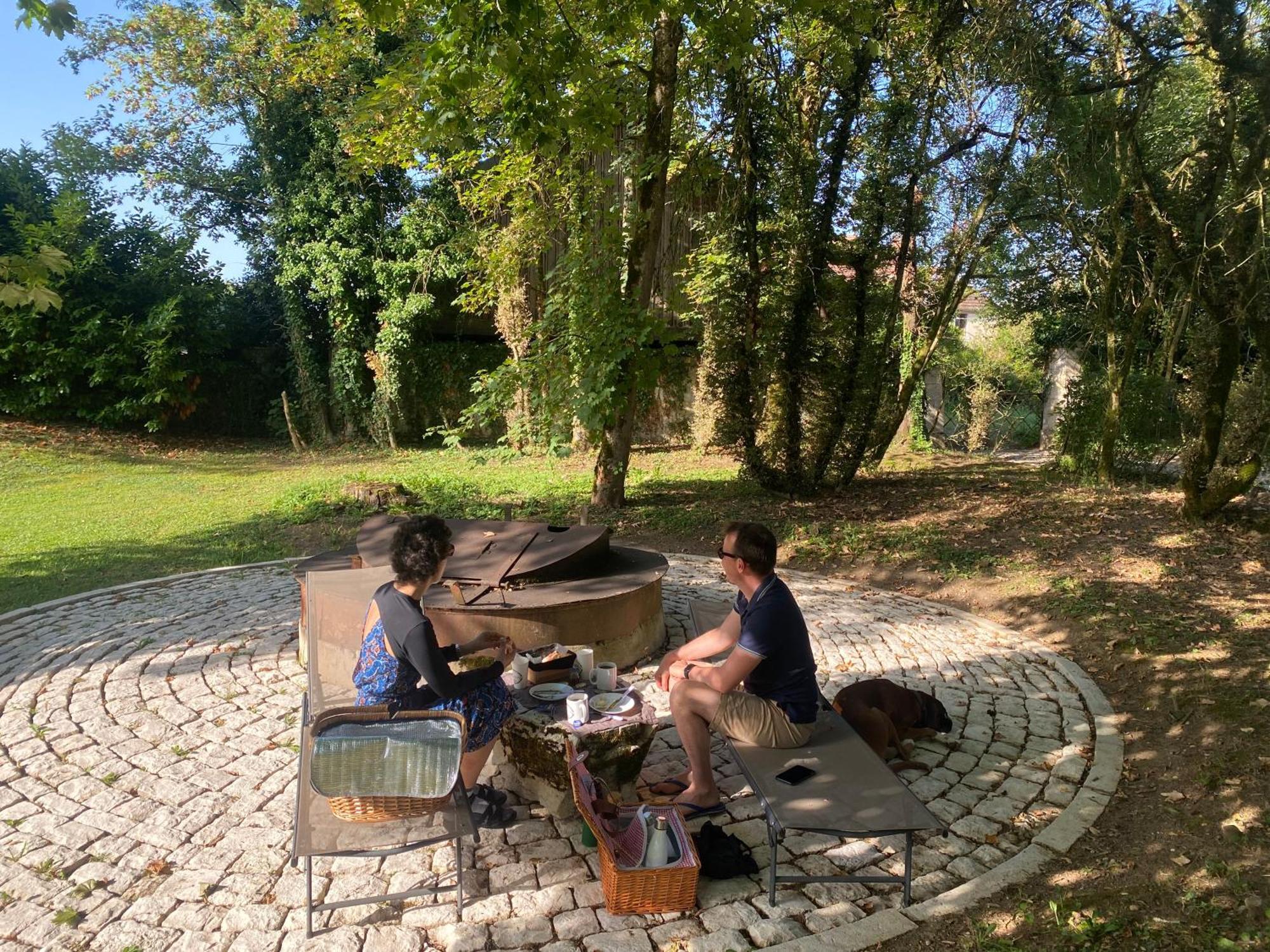 Bed and Breakfast La Roulotte Deluxe De Malpas Quingey Екстер'єр фото