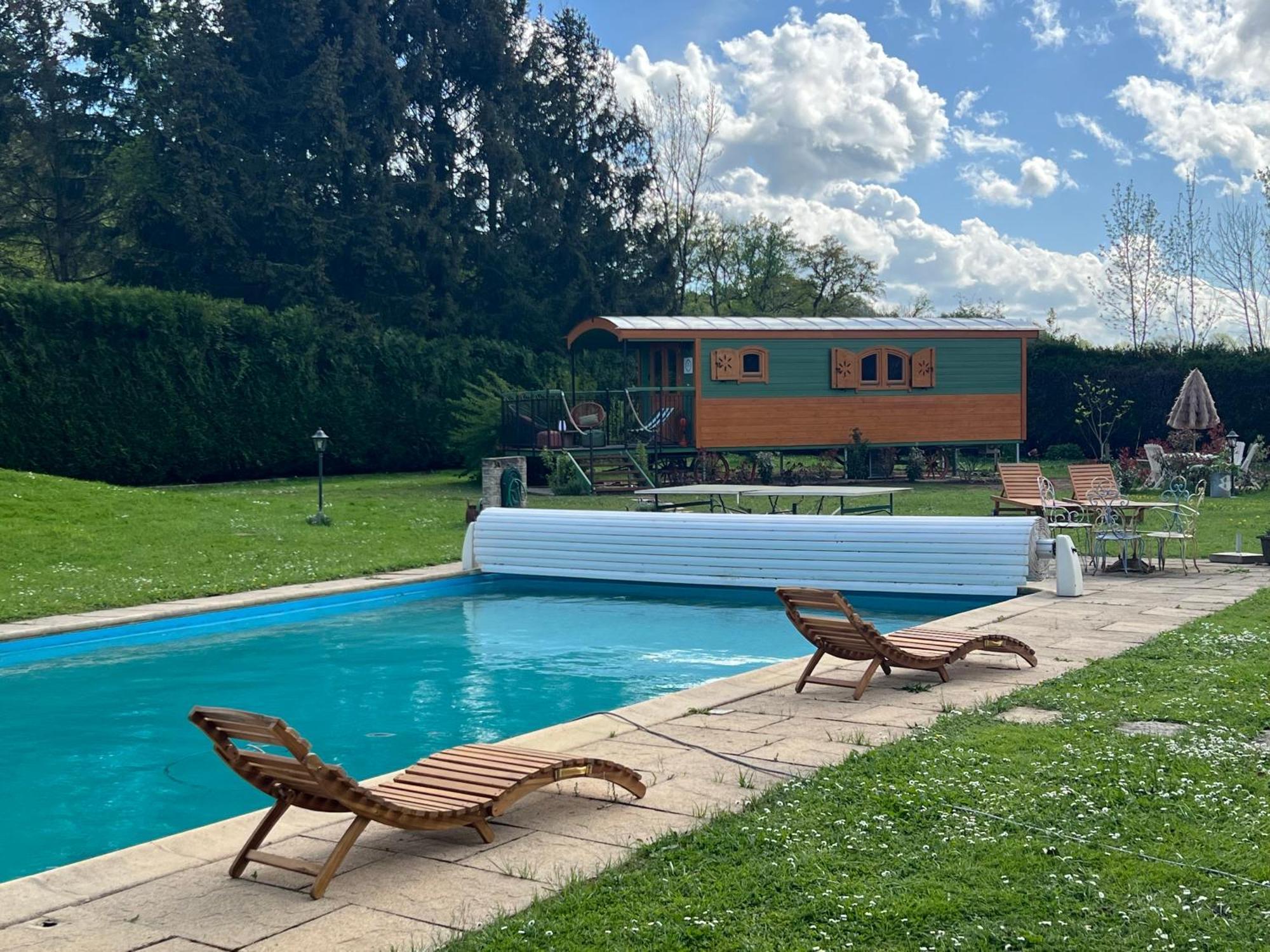 Bed and Breakfast La Roulotte Deluxe De Malpas Quingey Екстер'єр фото